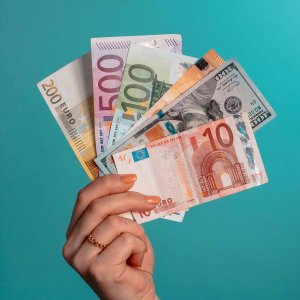 WAS HAT DEIN KONTOSTAND MIT DEINEM GEFÜHLSKLÄRER ZU TUN?